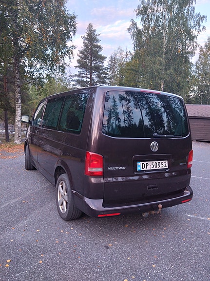 Volkswagen Multivan 12 of 30
