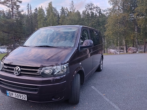 Volkswagen Multivan 7 of 30