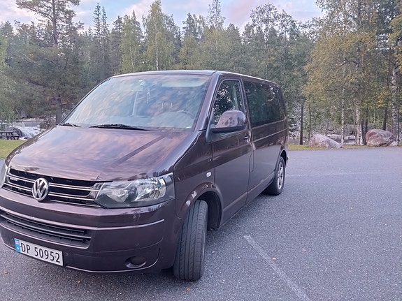 Volkswagen Multivan 6 of 30