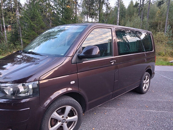 Volkswagen Multivan 11 of 30