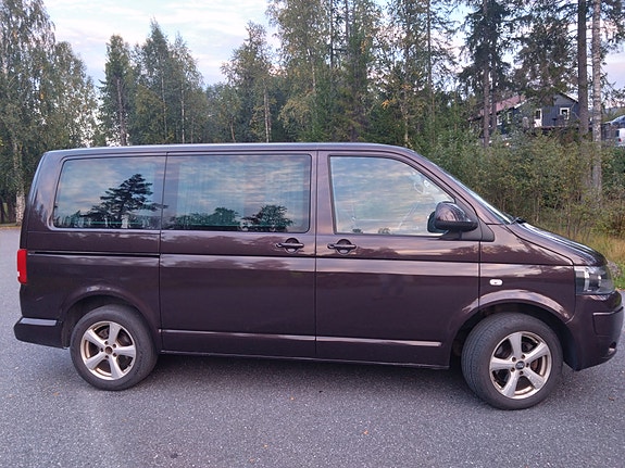 Volkswagen Multivan 4 of 30