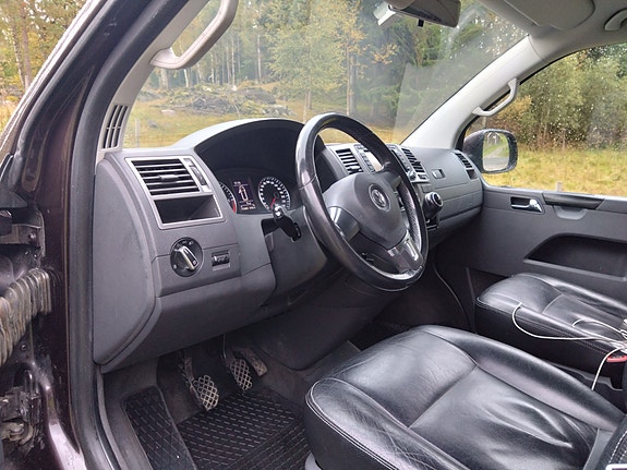 Volkswagen Multivan 20 of 30