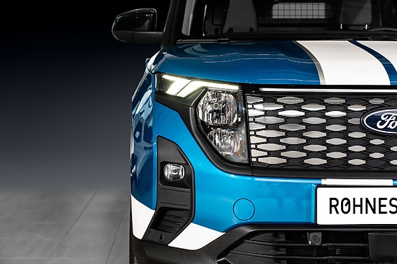 Ford E-Transit Courier 4 of 5