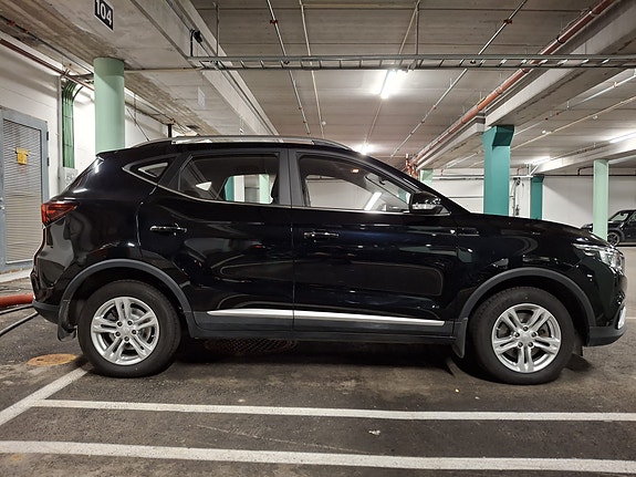 MG ZS EV 9 of 18