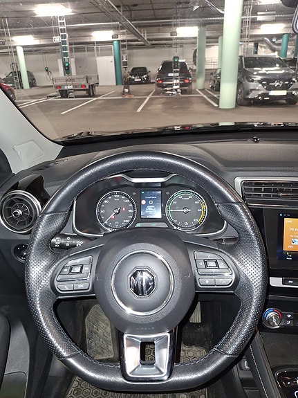 MG ZS EV 3 of 18