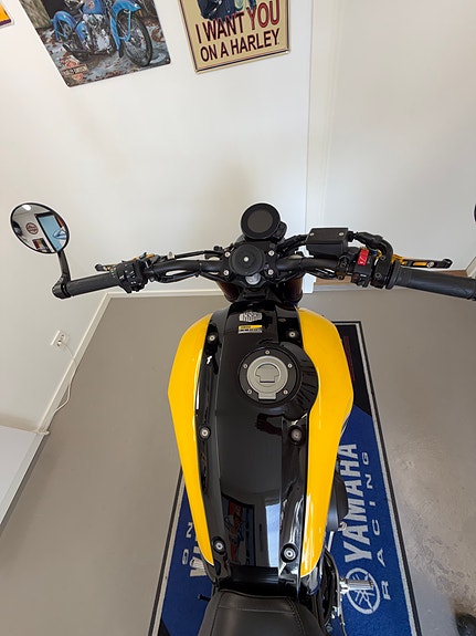 Yamaha XSR 900 9 of 15