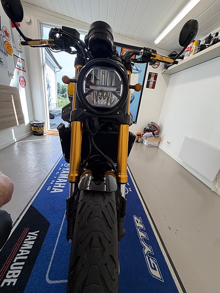 Yamaha XSR 900 8 of 15