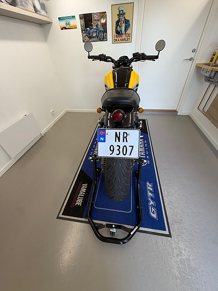 Yamaha XSR 900 4 of 15