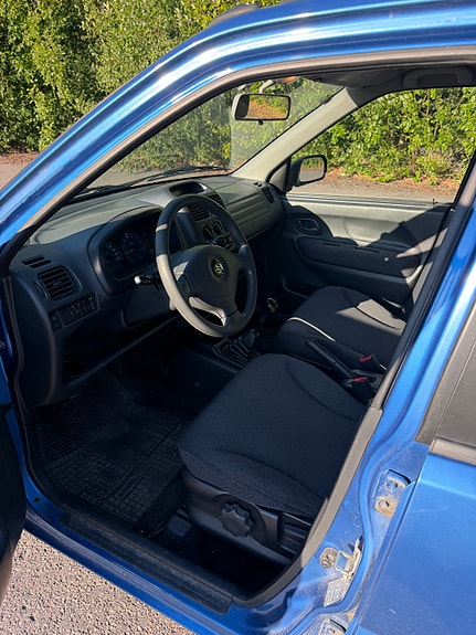Suzuki Ignis 3 of 5