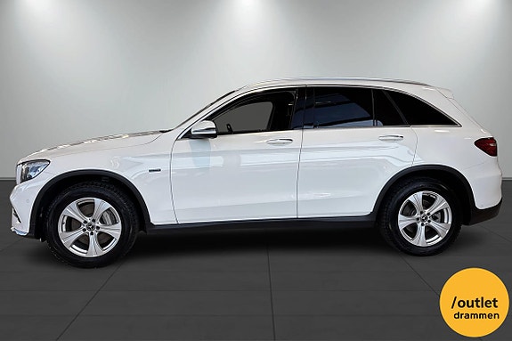 Mercedes-Benz GLC350 e 2 of 26