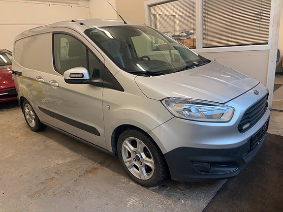 Ford Transit Courier 5 of 5