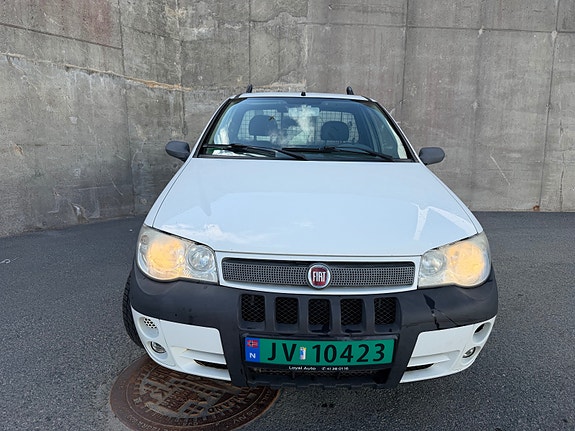 Fiat Strada 4 of 14
