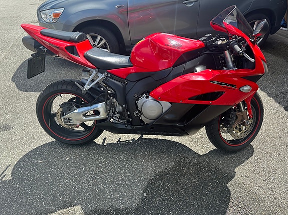 Honda CBR 1000 RR 10 of 11