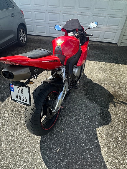 Honda CBR 1000 RR 4 of 11