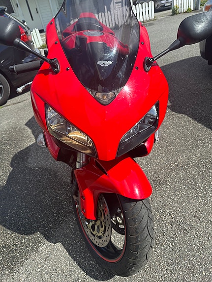 Honda CBR 1000 RR 5 of 11