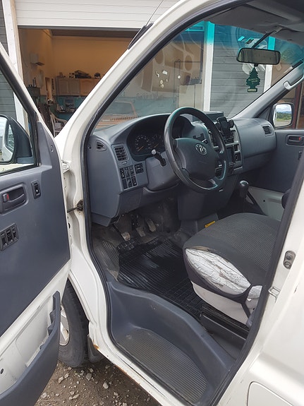 Toyota HiAce 5 of 5