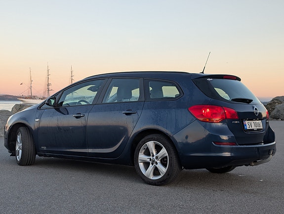 Opel Astra 4 of 5