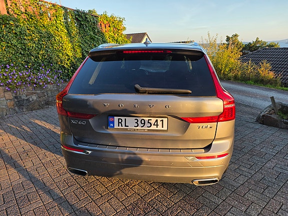 Volvo XC60 3 of 23