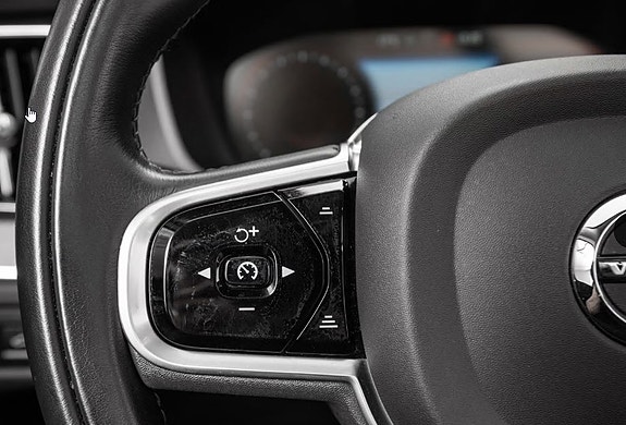 Volvo XC60 16 of 23