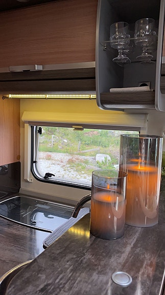 Knaus R16 17 of 27