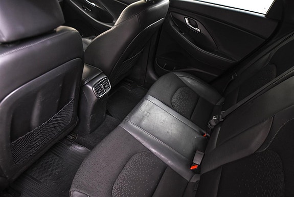 Hyundai i30 24 of 26