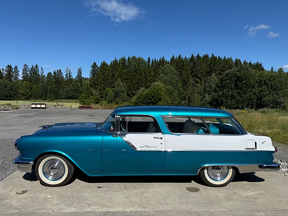 Pontiac Star Chief Safari 24 of 30