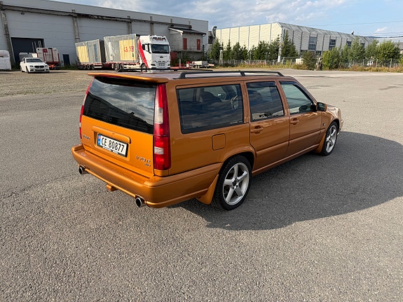 Volvo V70 6 of 11