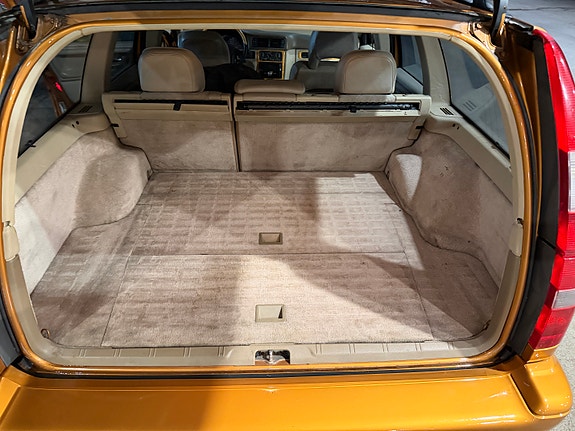 Volvo V70 11 of 11