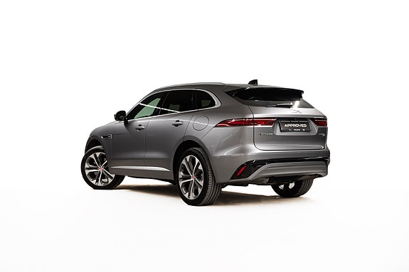 Jaguar F-PACE 12 of 30