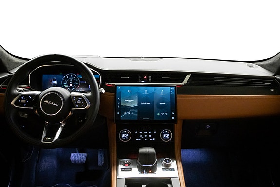 Jaguar F-PACE 4 of 30