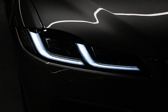 Jaguar F-PACE 14 of 30