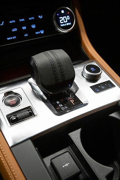 Jaguar F-PACE 25 of 30