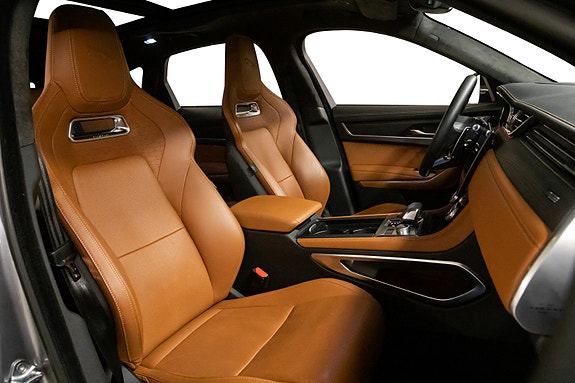 Jaguar F-PACE 22 of 30