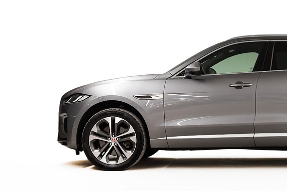 Jaguar F-PACE 9 of 30