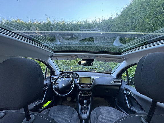 Peugeot 208 6 of 12