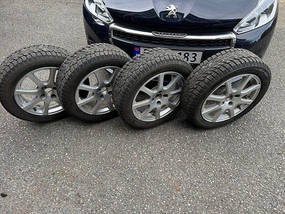 Peugeot 208 11 of 12