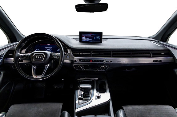 Audi Q7 4 of 5