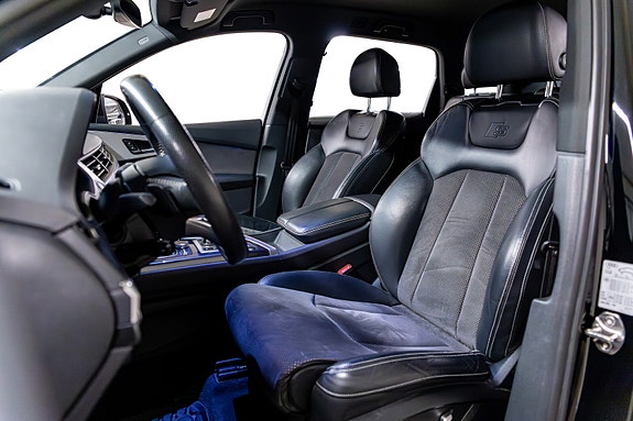 Audi Q7 3 of 5
