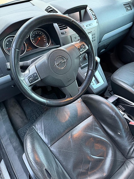 Opel Zafira 8 of 13