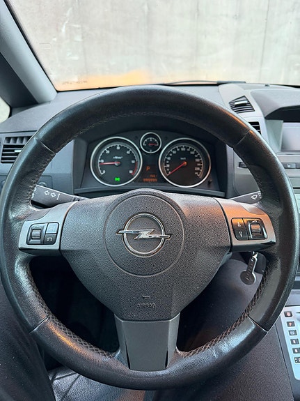 Opel Zafira 9 of 13