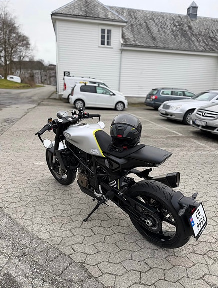 Husqvarna Vitpilen 701 3 of 30