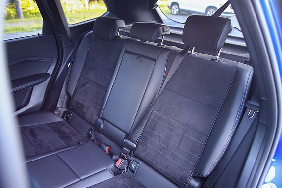 BMW iX1 17 of 30