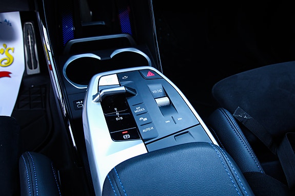 BMW iX1 23 of 30