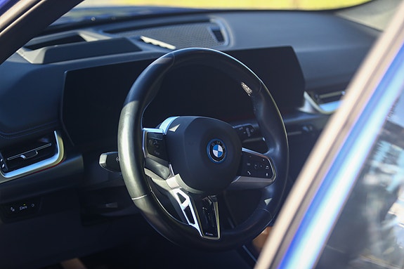 BMW iX1 18 of 30