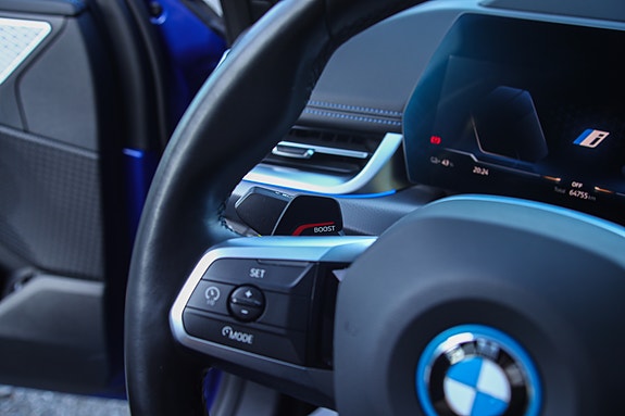 BMW iX1 20 of 30