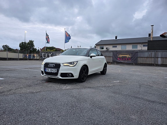 Audi A1 2 of 17
