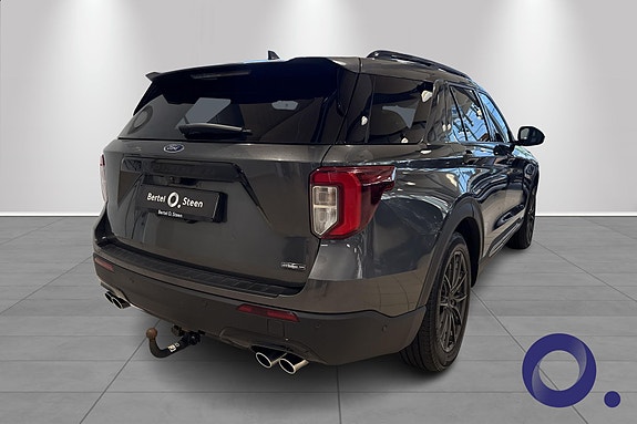 Ford Explorer 4 of 5