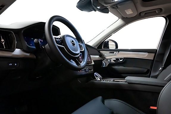 Volvo XC90 15 of 30
