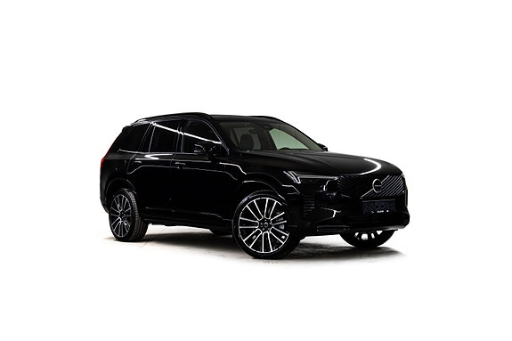 Volvo XC90 10 of 30