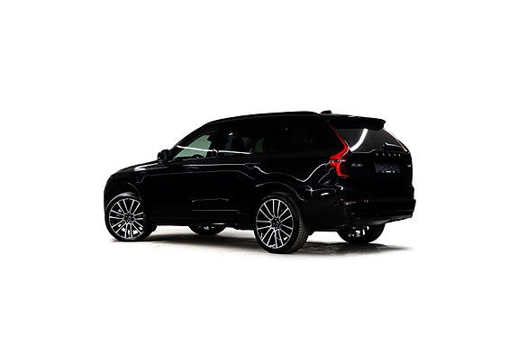 Volvo XC90 11 of 30